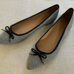 NWOT Banana Republic Factory Pointed Toe Flats 7.5